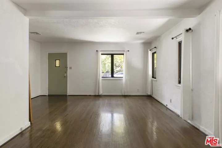 11269 La Maida Street, North Hollywood, California 91601