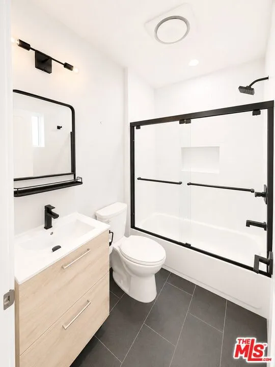 Second Bedroom En-Suite