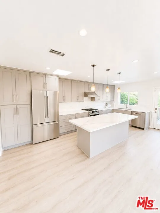 Kitchen with Island