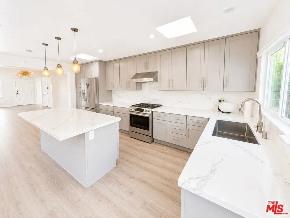 Kitchen with Island
