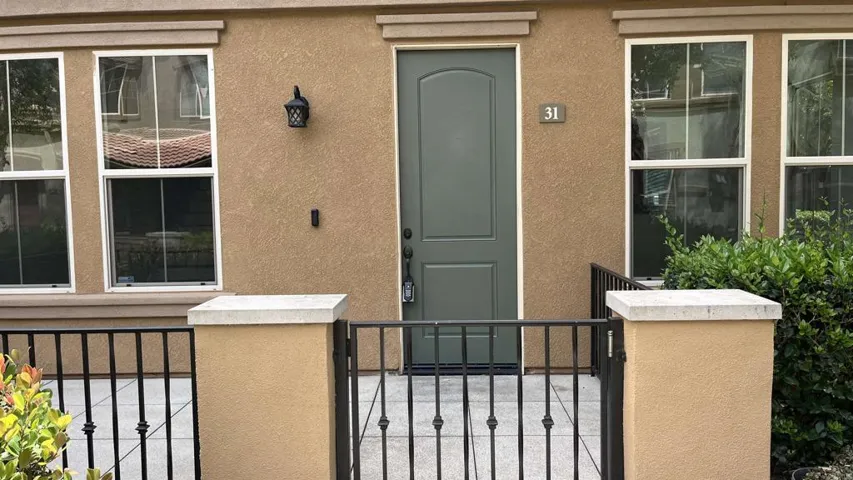 10710 Canyon Grove Trail 31, San Diego, California 92130