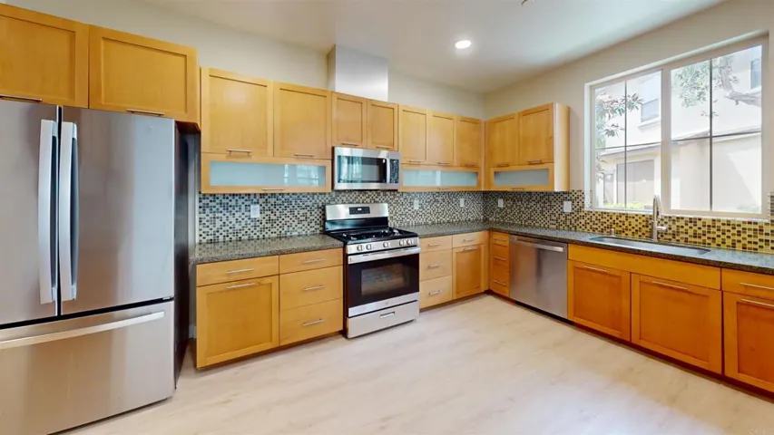 10710 Canyon Grove Trail 31, San Diego, California 92130