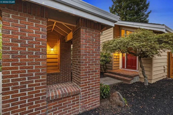 521 Buttonwood Dr., Danville, California 94506-2161