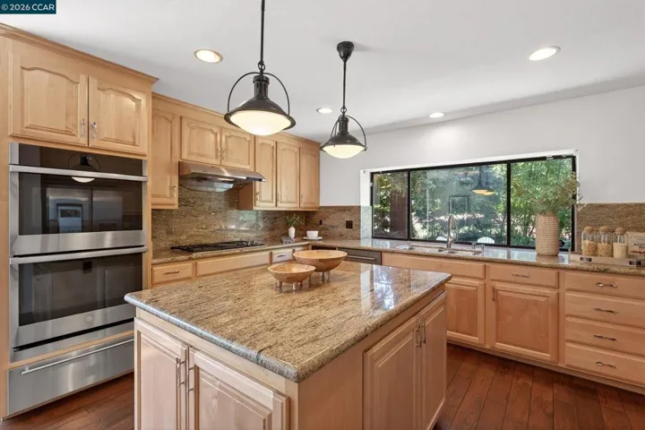 521 Buttonwood Dr., Danville, California 94506-2161