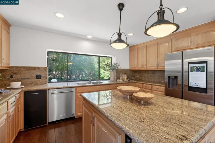 521 Buttonwood Dr., Danville, California 94506-2161