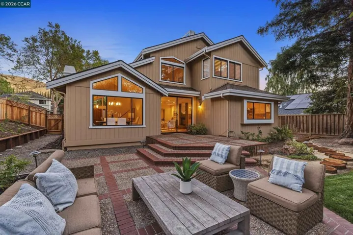 521 Buttonwood Dr., Danville, California 94506-2161
