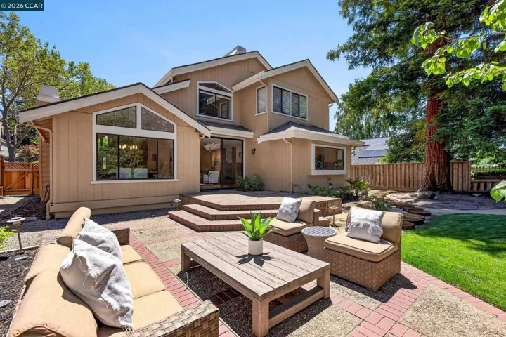 521 Buttonwood Dr., Danville, California 94506-2161