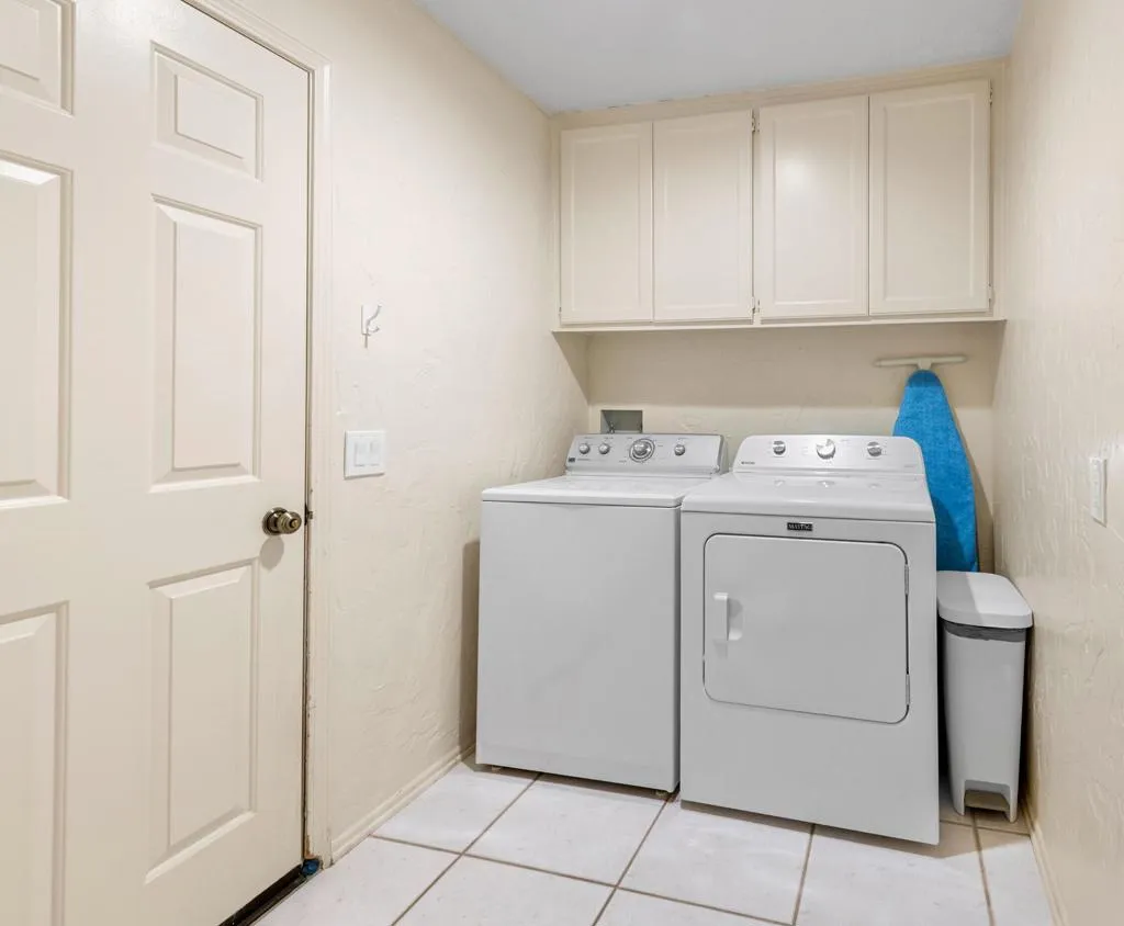 Separate Laundry & Direct Access to Gara