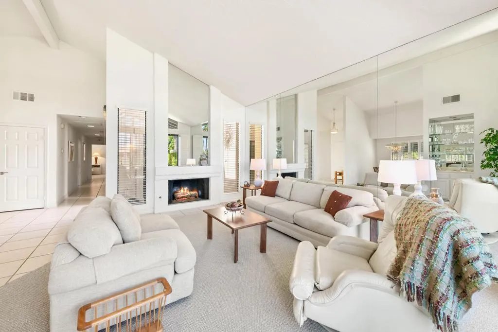 Living Room w- Fireplace