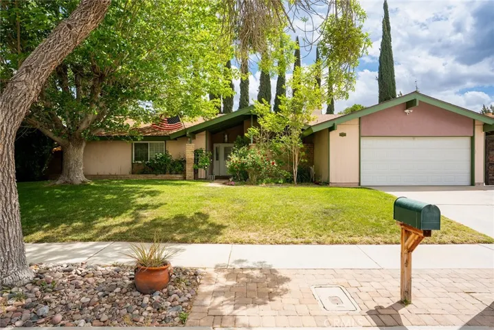 43946 Galion, Lancaster, California 93536