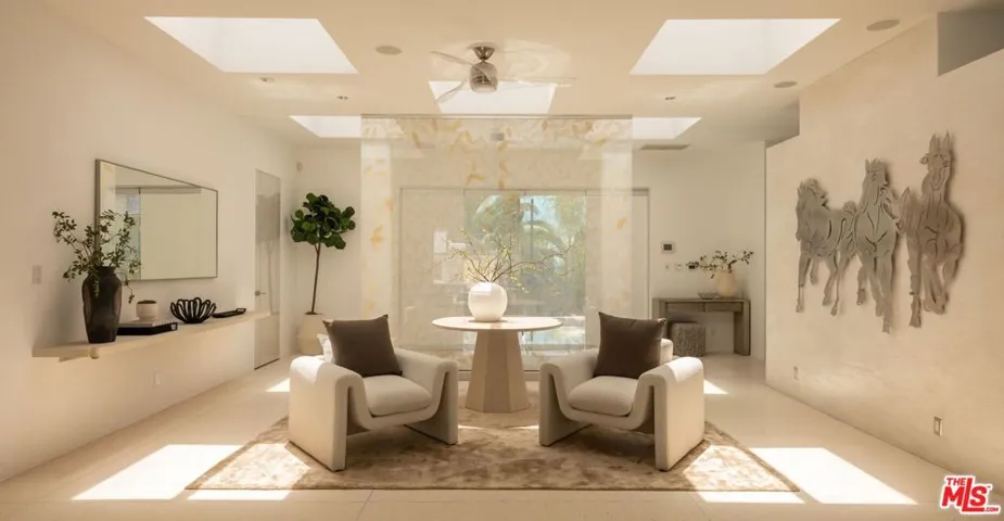 9229 Robin Drive, West Hollywood, California 90069