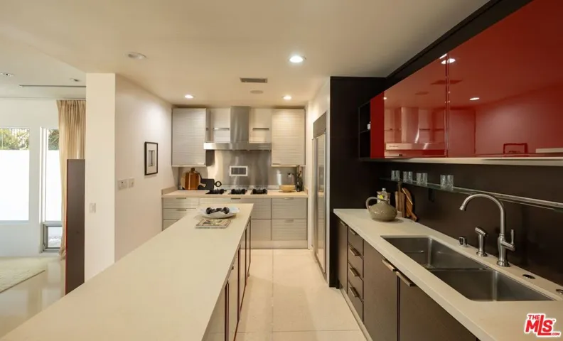 9229 Robin Drive, West Hollywood, California 90069