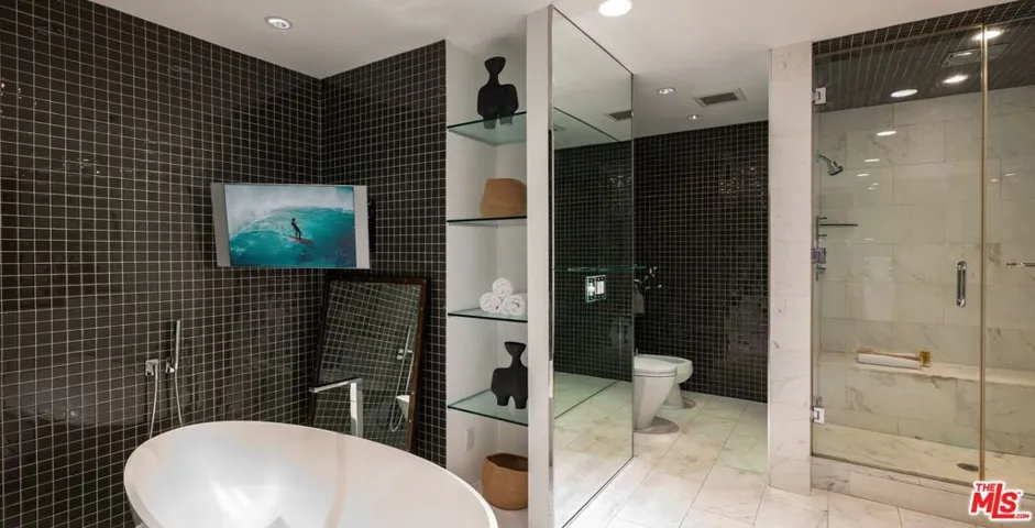 9229 Robin Drive, West Hollywood, California 90069