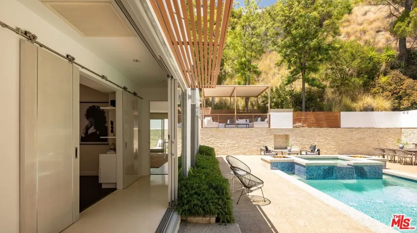 9229 Robin Drive, West Hollywood, California 90069