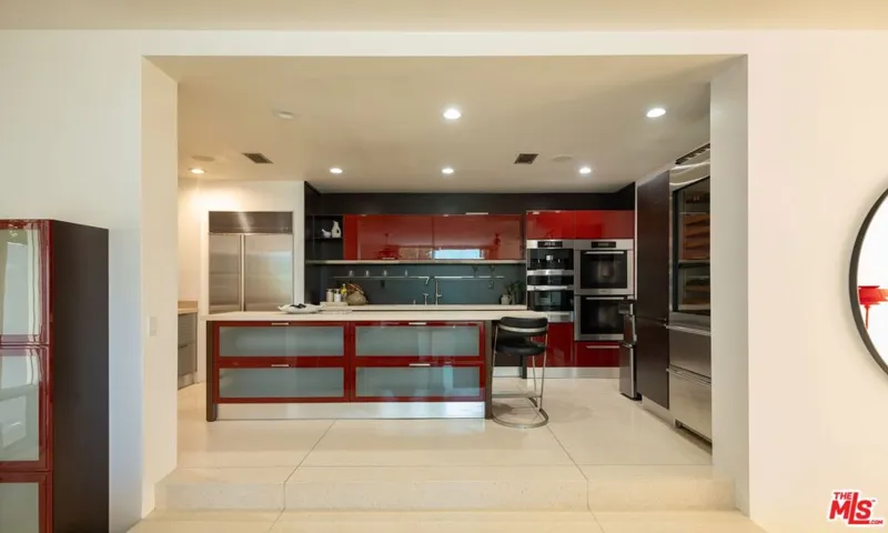 9229 Robin Drive, West Hollywood, California 90069