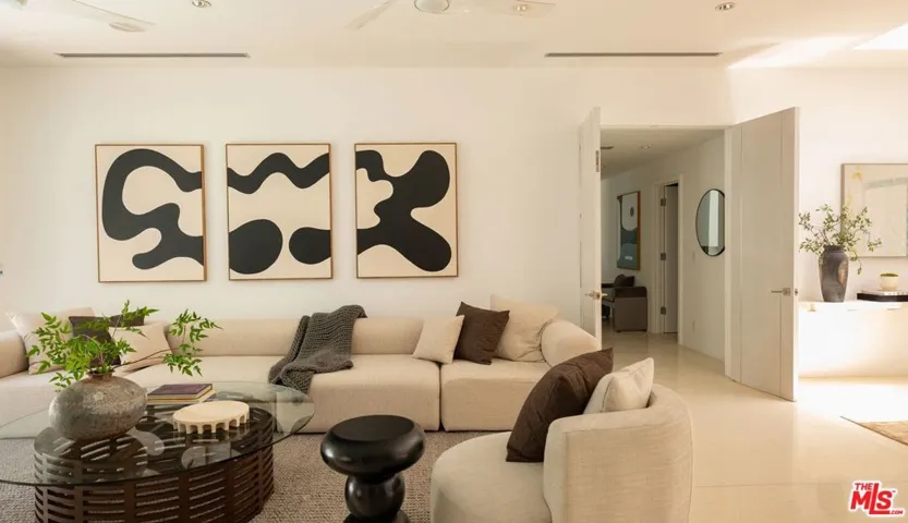 9229 Robin Drive, West Hollywood, California 90069
