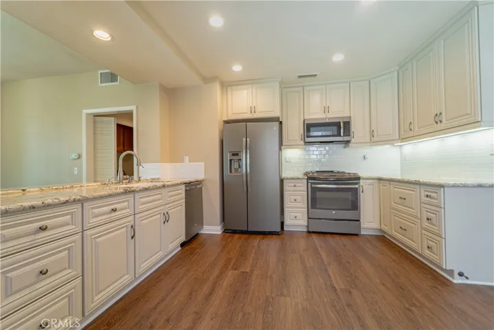 405 Huyler Lane D, Simi Valley, California 93065