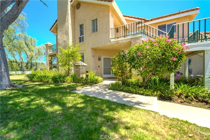 405 Huyler Lane D, Simi Valley, California 93065