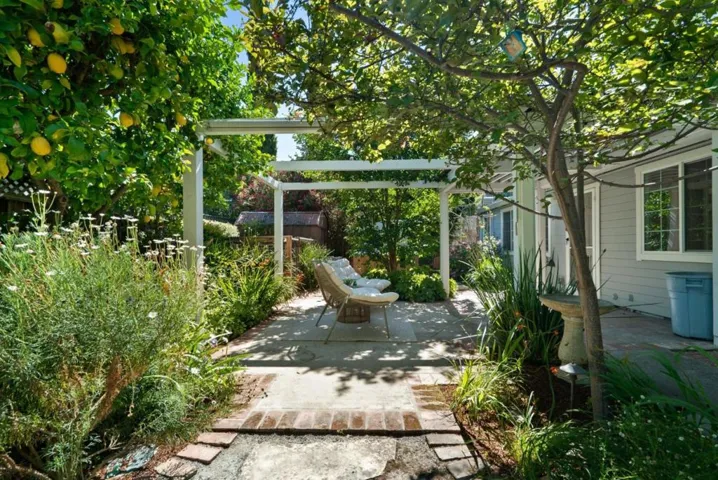 60 N Milton Avenue, Campbell, California 95008
