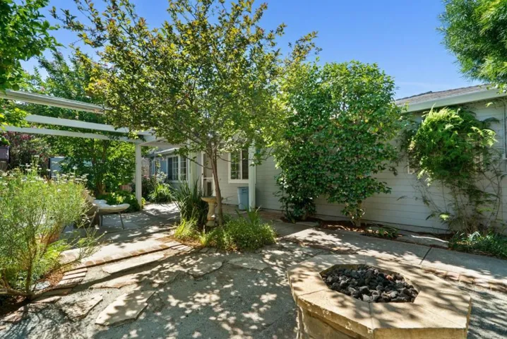 60 N Milton Avenue, Campbell, California 95008