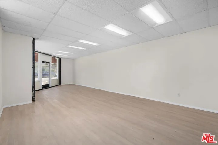5205 Agnes Avenue, Valley Village, California 91607