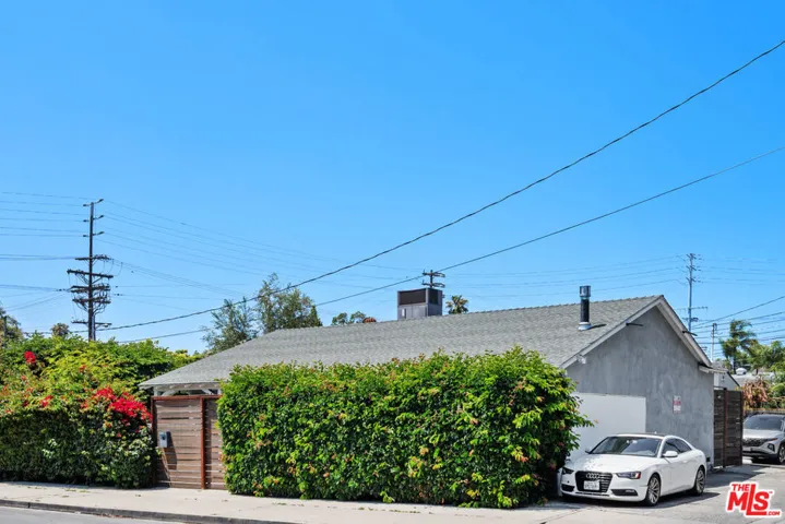 5205 Agnes Avenue, Valley Village, California 91607