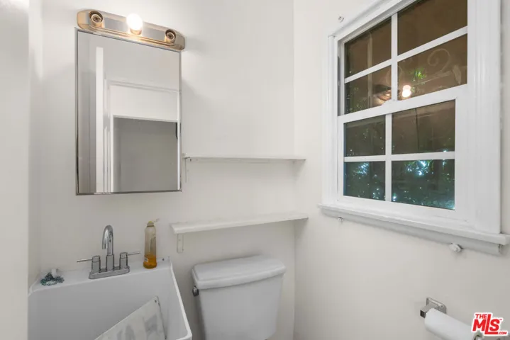 5205 Agnes Avenue, Valley Village, California 91607