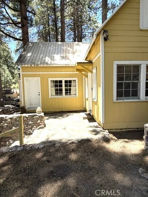31858 Hollow Way, Running Springs, California 92382 — photo 4