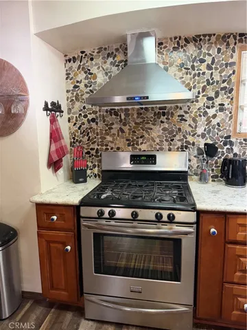 Gas range / hood