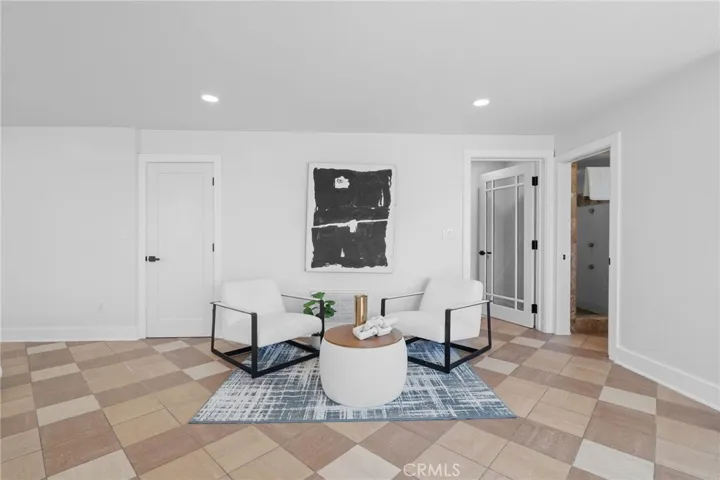 Adu living area