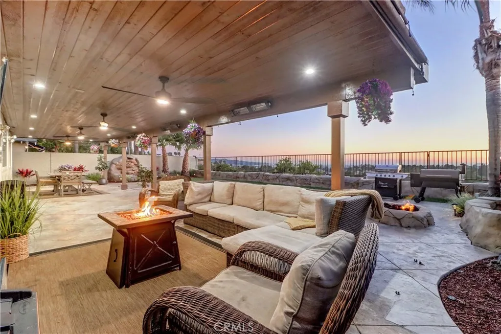 Entertainer's backyard!