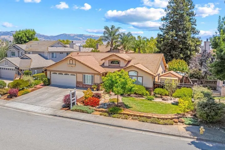 350 Via Largo, Morgan Hill, California 95037