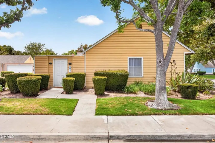 Beachside Gem - 2641 Captains Ave.