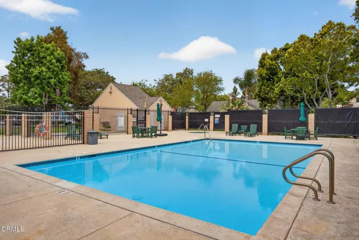 Beachside Gem - 2641 Captains Ave.