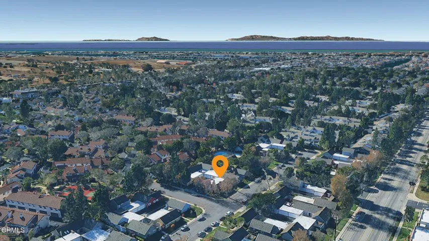Beachside Gem - 2641 Captains Ave.