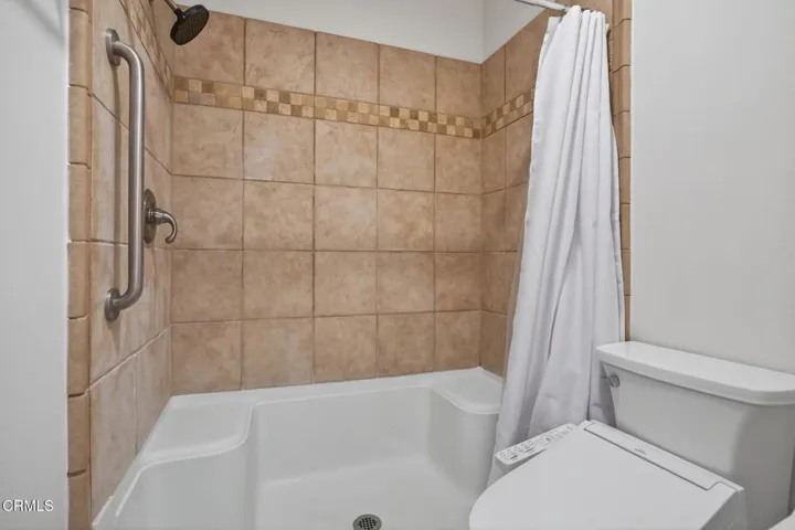 Beachside Gem - 2641 Captains Ave.