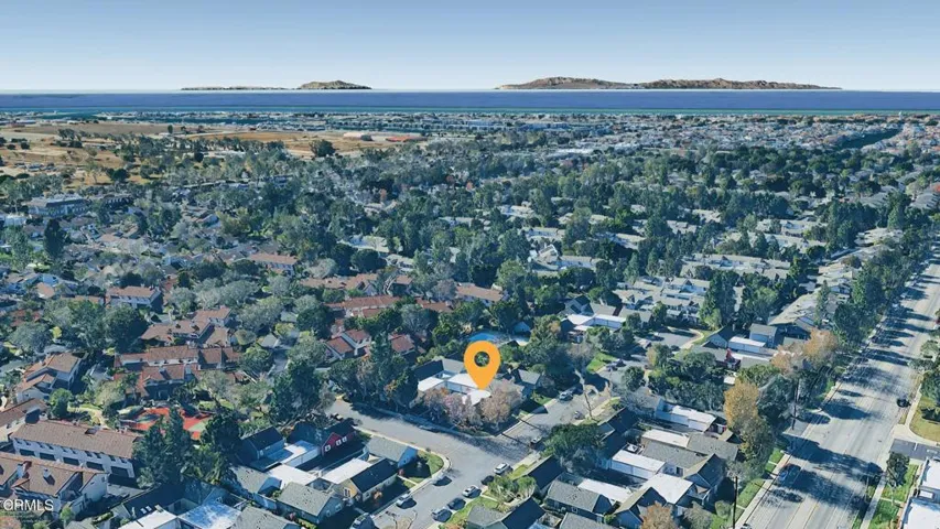 Beachside Gem - 2641 Captains Ave.