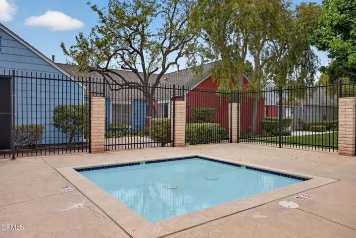 Beachside Gem - 2641 Captains Ave.