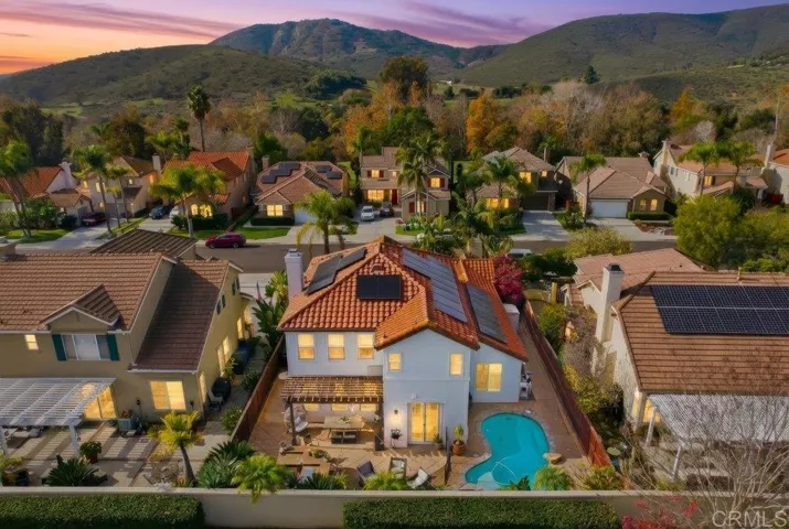 561 Chesterfield Circle, San Marcos, California 92069