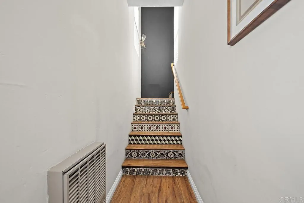 2687 - Stairs