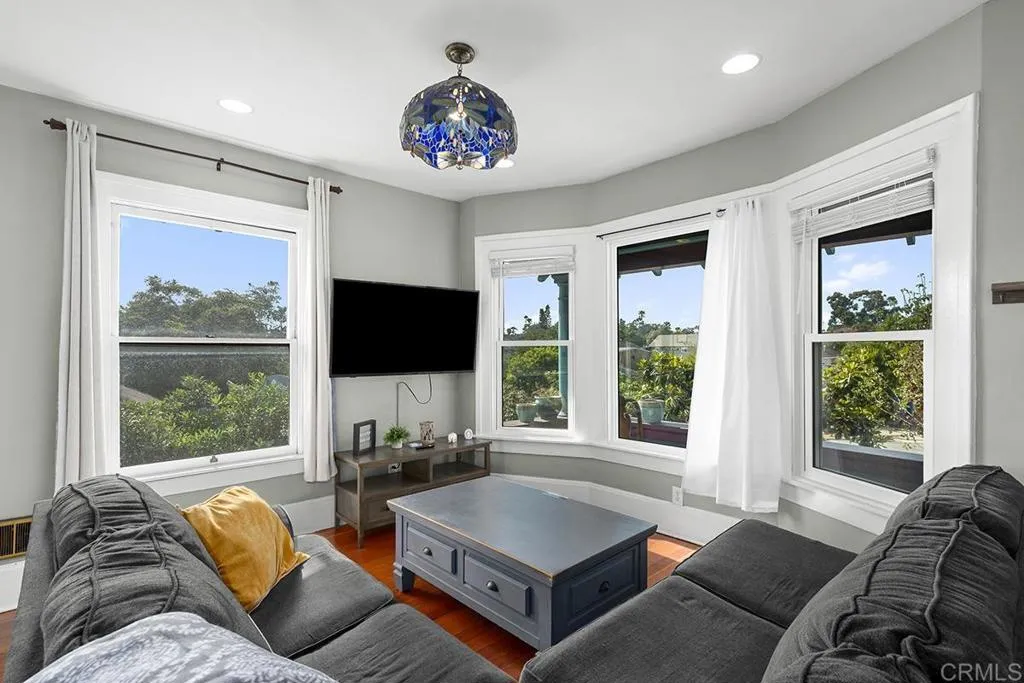 2683 _ Living Room