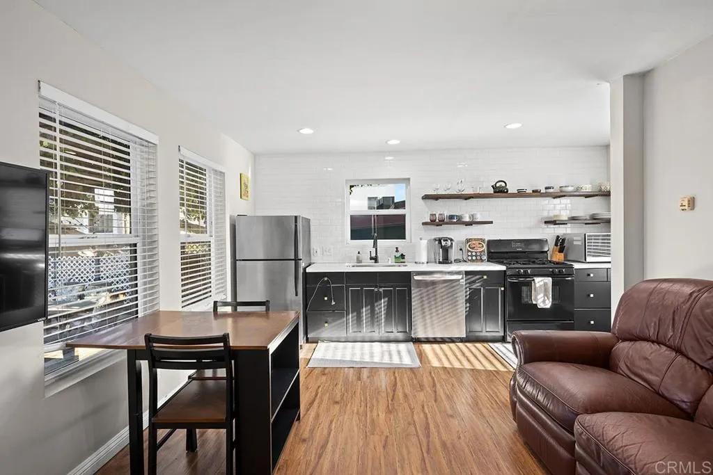 2687 - Living Room
