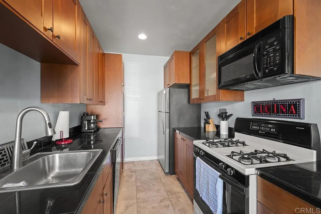 2685-Kitchen