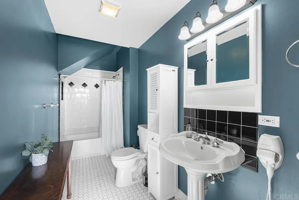 2683-Bathroom-Downstairs