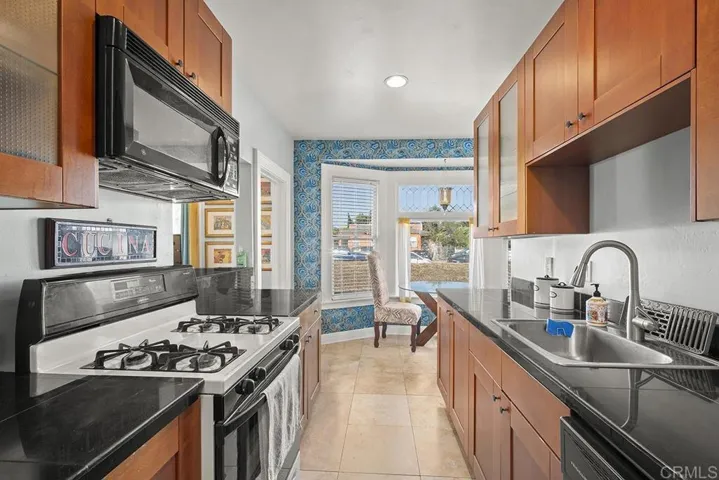 2685-Kitchen