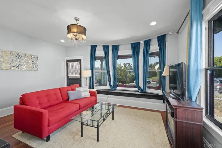 2685-Living Room