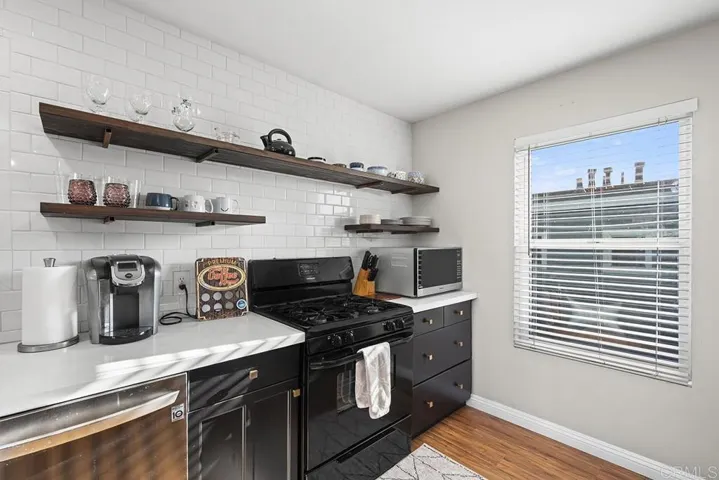 2687 - Kitchen