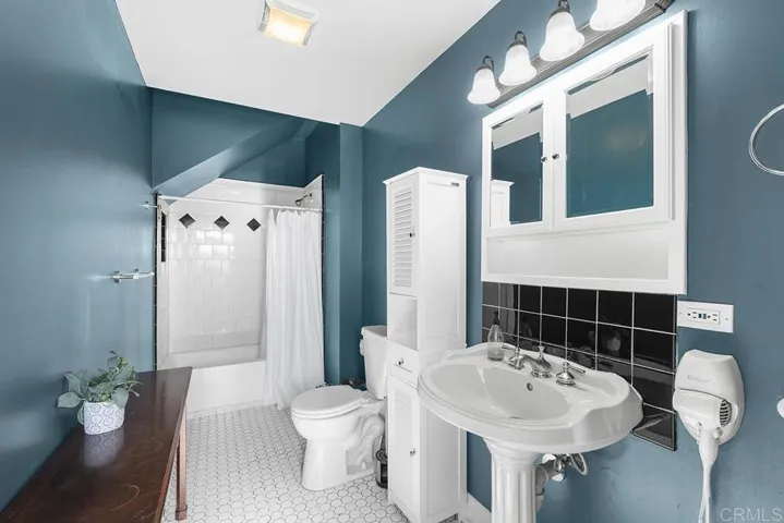 2683-Bathroom-Downstairs