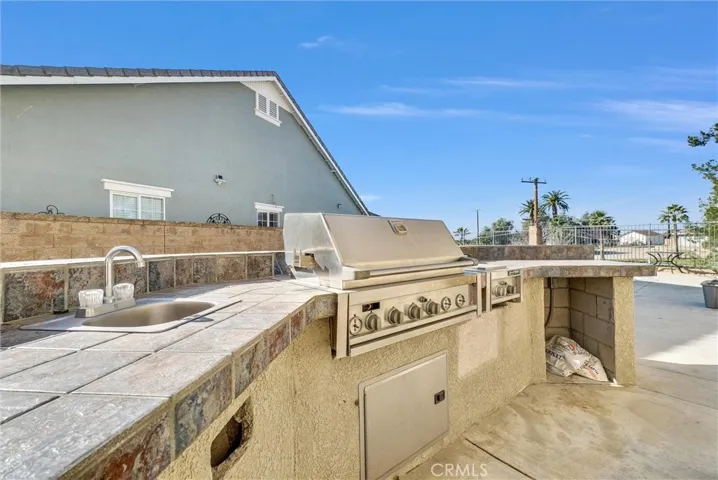 519 Cedarbrook Lane, Corona, California 92879