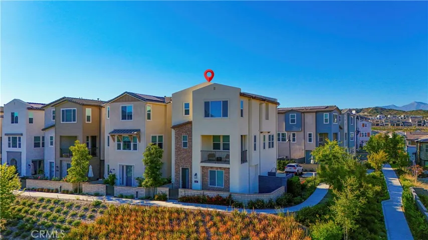 202 Heartland Way, Rancho Mission Viejo, California 92694